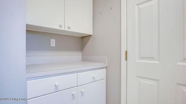 10306 Spring Meyer Rd, Louisville, KY 40223