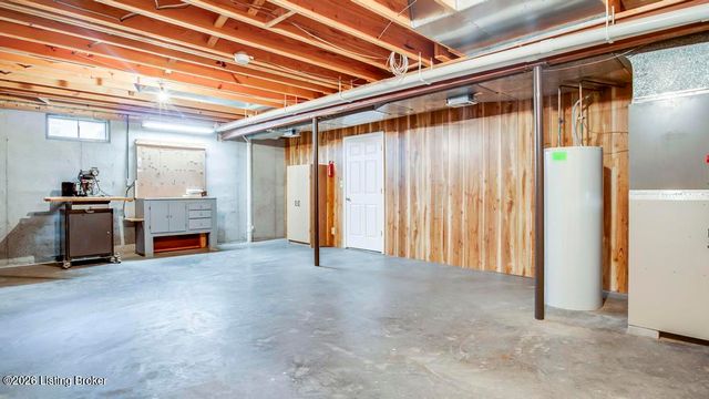 10306 Spring Meyer Rd, Louisville, KY 40223