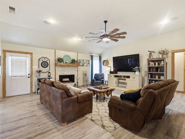 3823 State Highway 11, Bonham, TX 75418