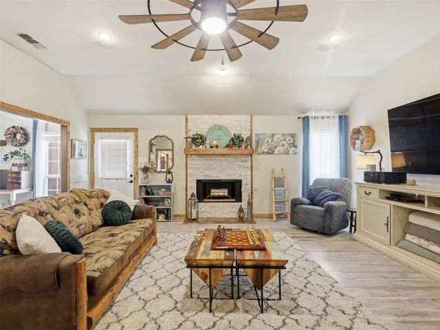 3823 State Highway 11, Bonham, TX 75418