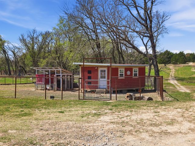 3823 State Highway 11, Bonham, TX 75418