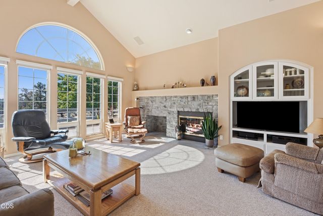 2340 Condor Drive, Redmond, OR 97756
