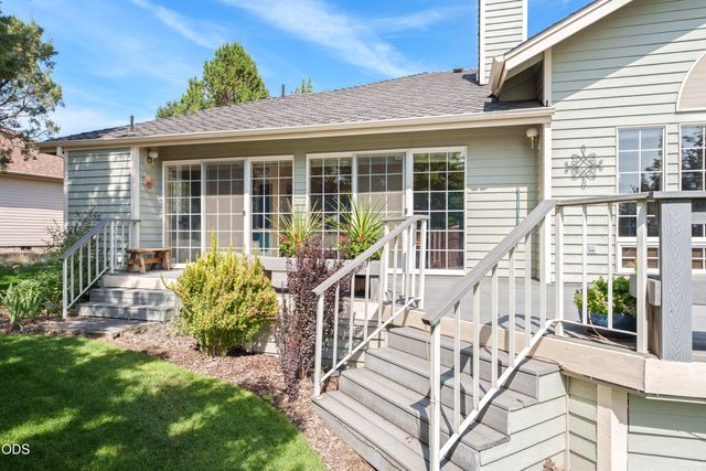2340 Condor Drive, Redmond, OR 97756
