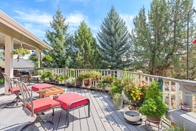 2340 Condor Drive, Redmond, OR 97756