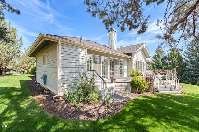 2340 Condor Drive, Redmond, OR 97756