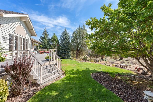 2340 Condor Drive, Redmond, OR 97756