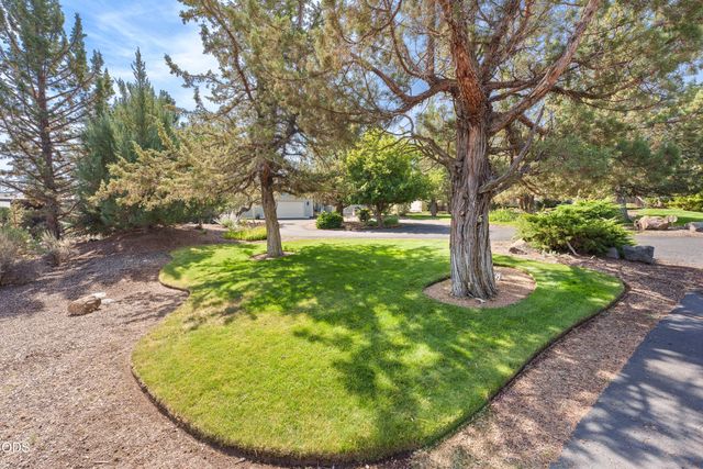 2340 Condor Drive, Redmond, OR 97756