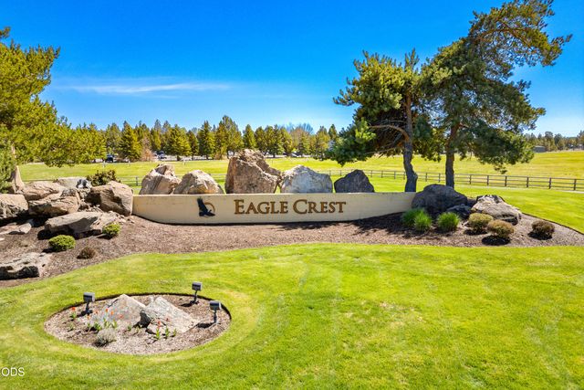 2340 Condor Drive, Redmond, OR 97756