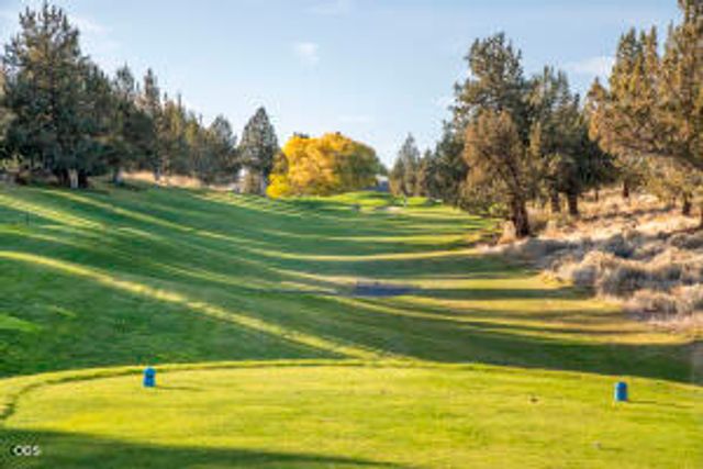 2340 Condor Drive, Redmond, OR 97756