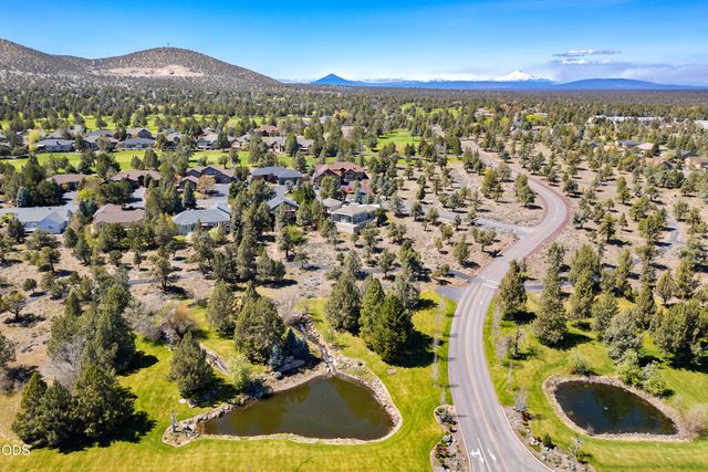 2340 Condor Drive, Redmond, OR 97756