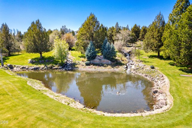 2340 Condor Drive, Redmond, OR 97756