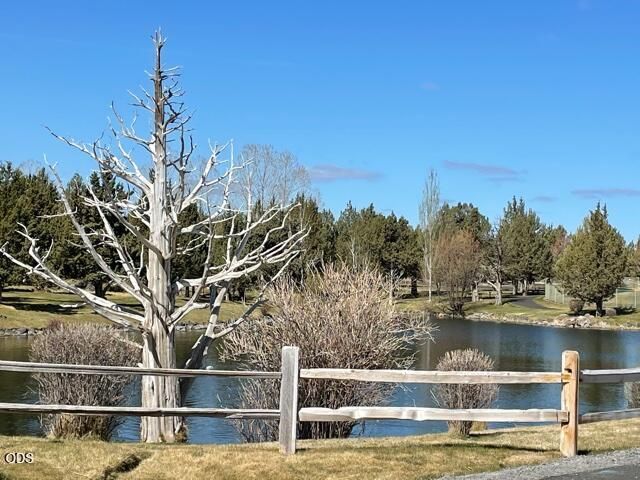 2340 Condor Drive, Redmond, OR 97756