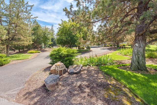 2340 Condor Drive, Redmond, OR 97756