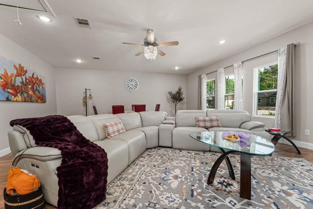 222 Elk Drive, Crosby, TX 77532