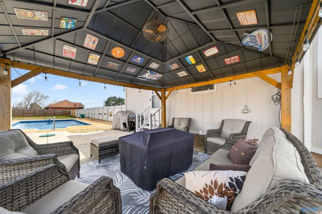 105 Kristen Lane, Hazel Green, AL 35750