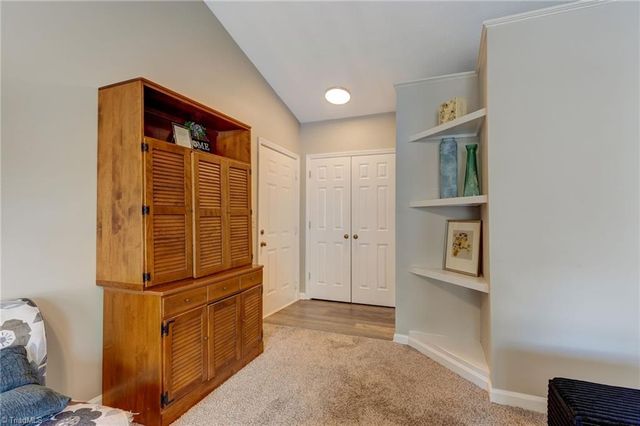 6700 W Friendly Avenue 2J, Greensboro, NC 27410