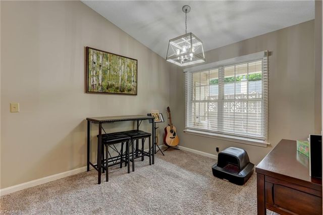 6700 W Friendly Avenue 2J, Greensboro, NC 27410