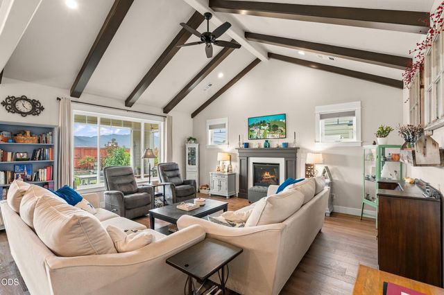 3878 Arena Drive, Medford, OR 97504