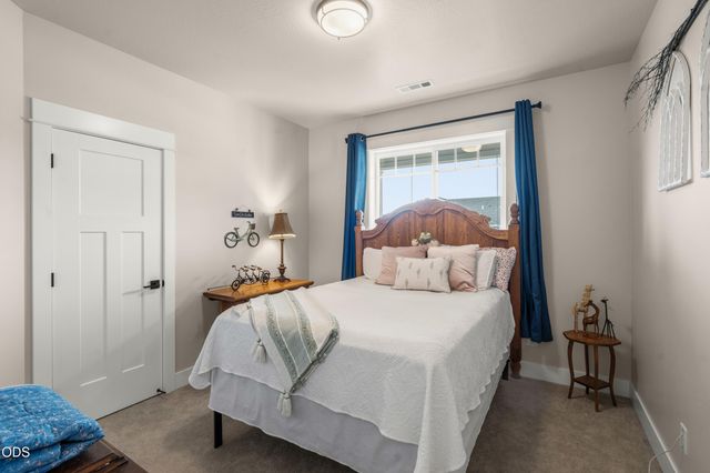 3878 Arena Drive, Medford, OR 97504