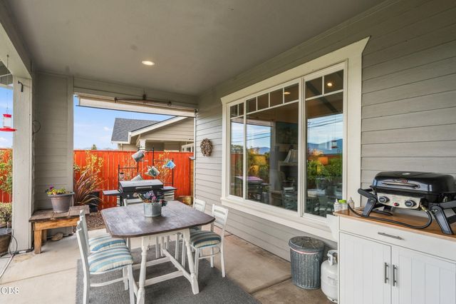 3878 Arena Drive, Medford, OR 97504