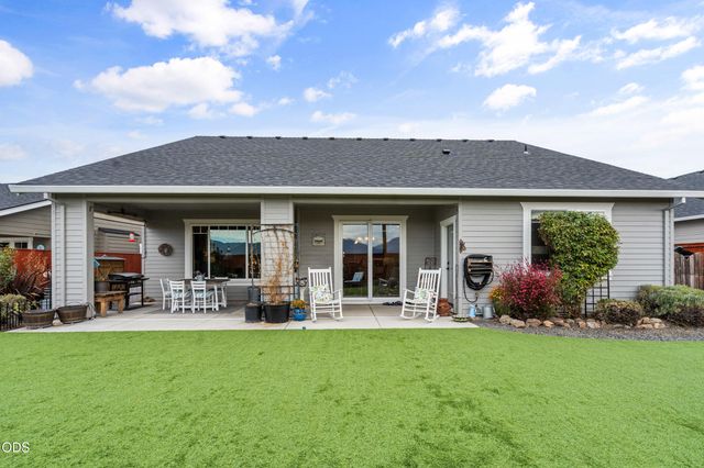3878 Arena Drive, Medford, OR 97504
