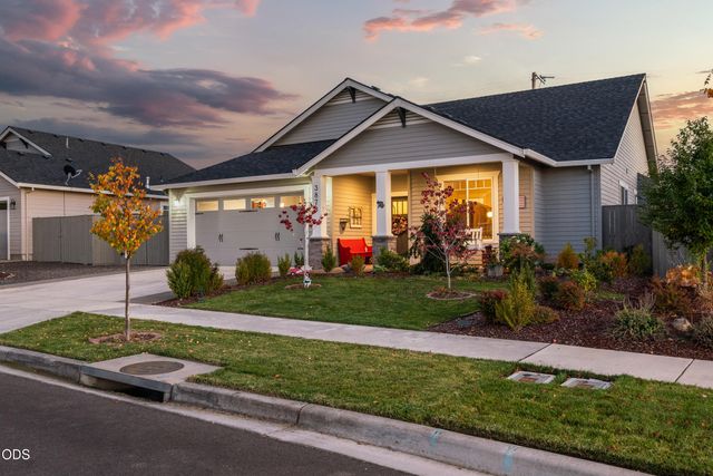 3878 Arena Drive, Medford, OR 97504