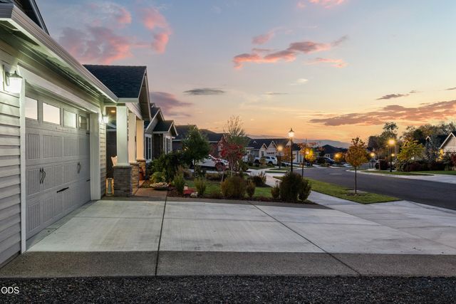 3878 Arena Drive, Medford, OR 97504