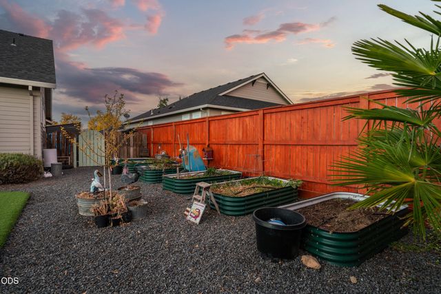 3878 Arena Drive, Medford, OR 97504