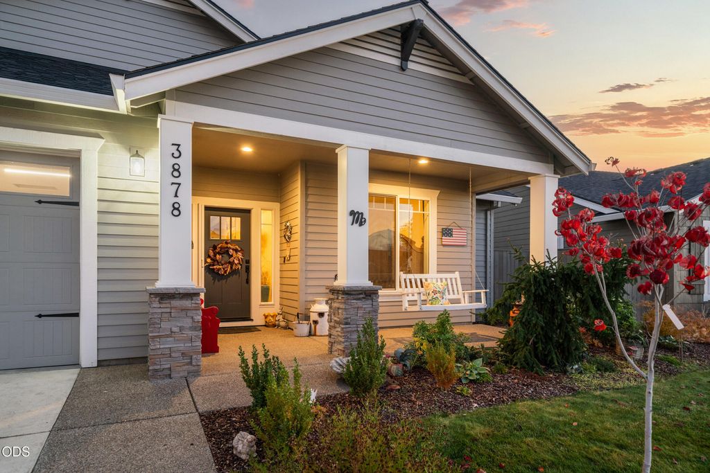 3878 Arena Drive, Medford, OR 97504