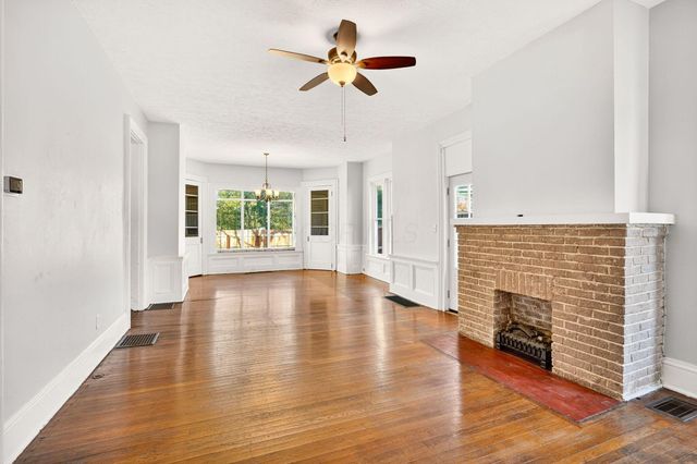 385 W Main Street, Logan, OH 43138