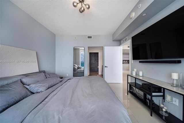 600 NE 27th Street 1104, Miami, FL 33137