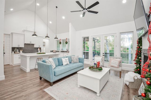 38372 S Bonnie Lake Drive, Hempstead, TX 77445