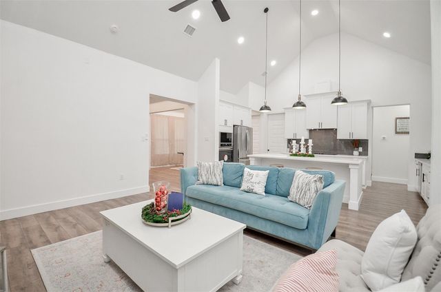 38372 S Bonnie Lake Drive, Hempstead, TX 77445