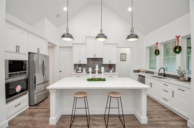 38372 S Bonnie Lake Drive, Hempstead, TX 77445