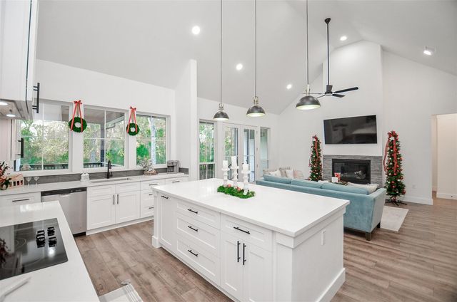 38372 S Bonnie Lake Drive, Hempstead, TX 77445