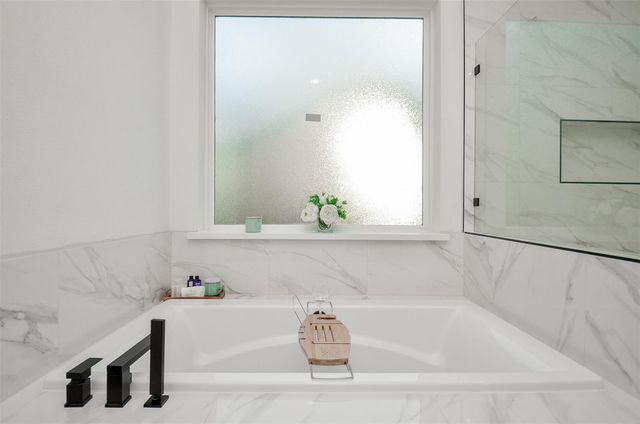 38372 S Bonnie Lake Drive, Hempstead, TX 77445