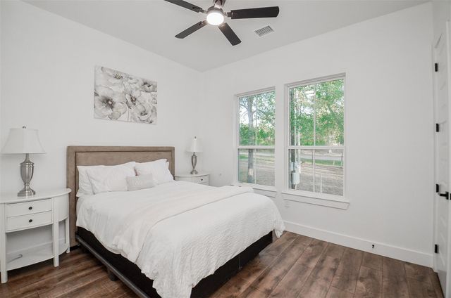 38372 S Bonnie Lake Drive, Hempstead, TX 77445