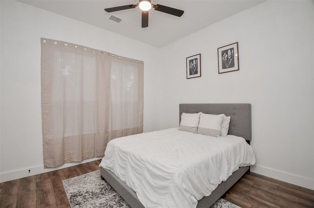 38372 S Bonnie Lake Drive, Hempstead, TX 77445