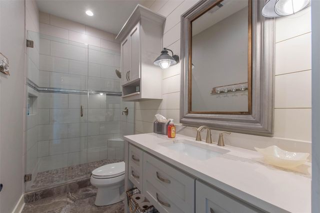 1534 Windsong Way, Tiki Island, TX 77554