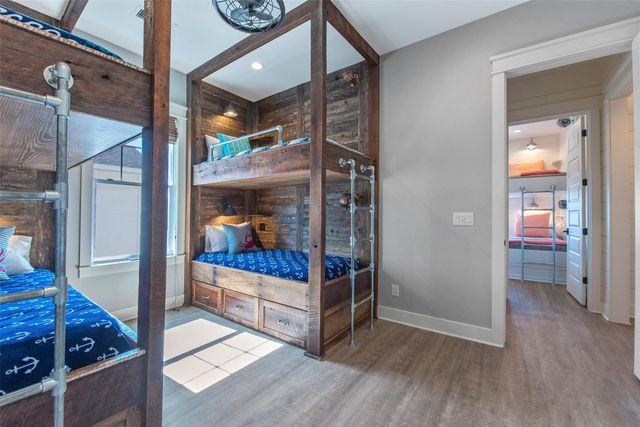 1534 Windsong Way, Tiki Island, TX 77554