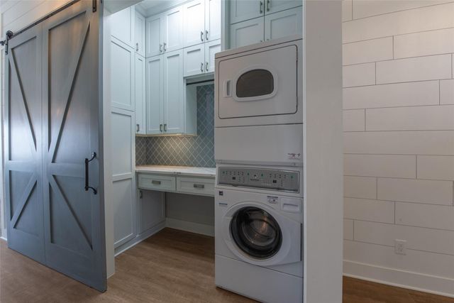 1534 Windsong Way, Tiki Island, TX 77554