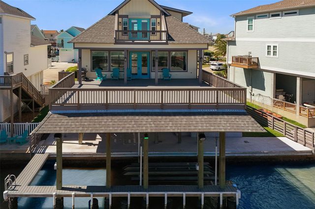 1534 Windsong Way, Tiki Island, TX 77554