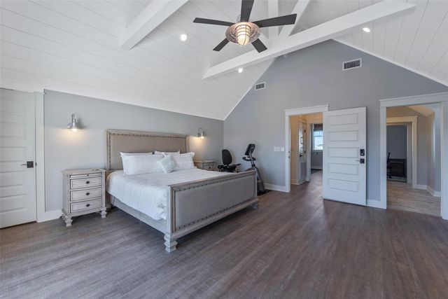 1534 Windsong Way, Tiki Island, TX 77554