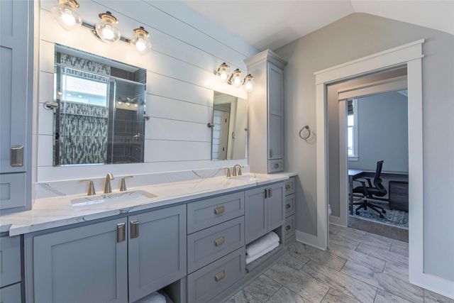 1534 Windsong Way, Tiki Island, TX 77554