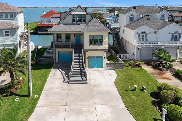 1534 Windsong Way, Tiki Island, TX 77554