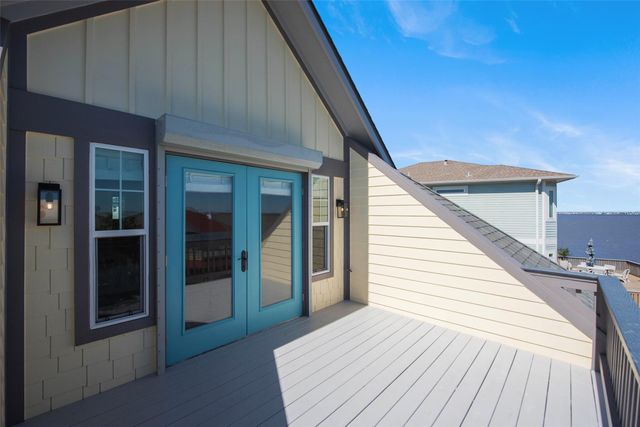 1534 Windsong Way, Tiki Island, TX 77554