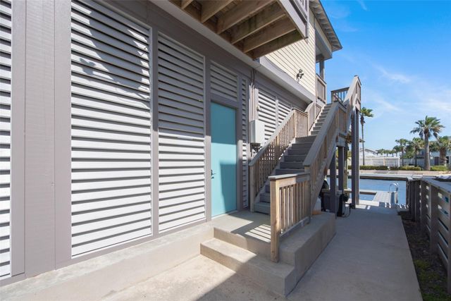 1534 Windsong Way, Tiki Island, TX 77554