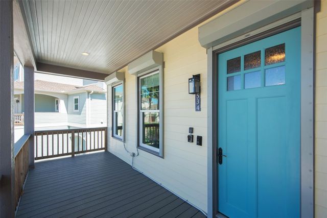 1534 Windsong Way, Tiki Island, TX 77554