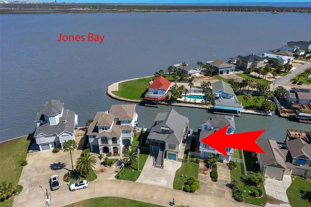 1534 Windsong Way, Tiki Island, TX 77554