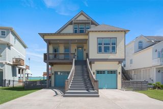 1534 Windsong Way, Tiki Island, TX 77554